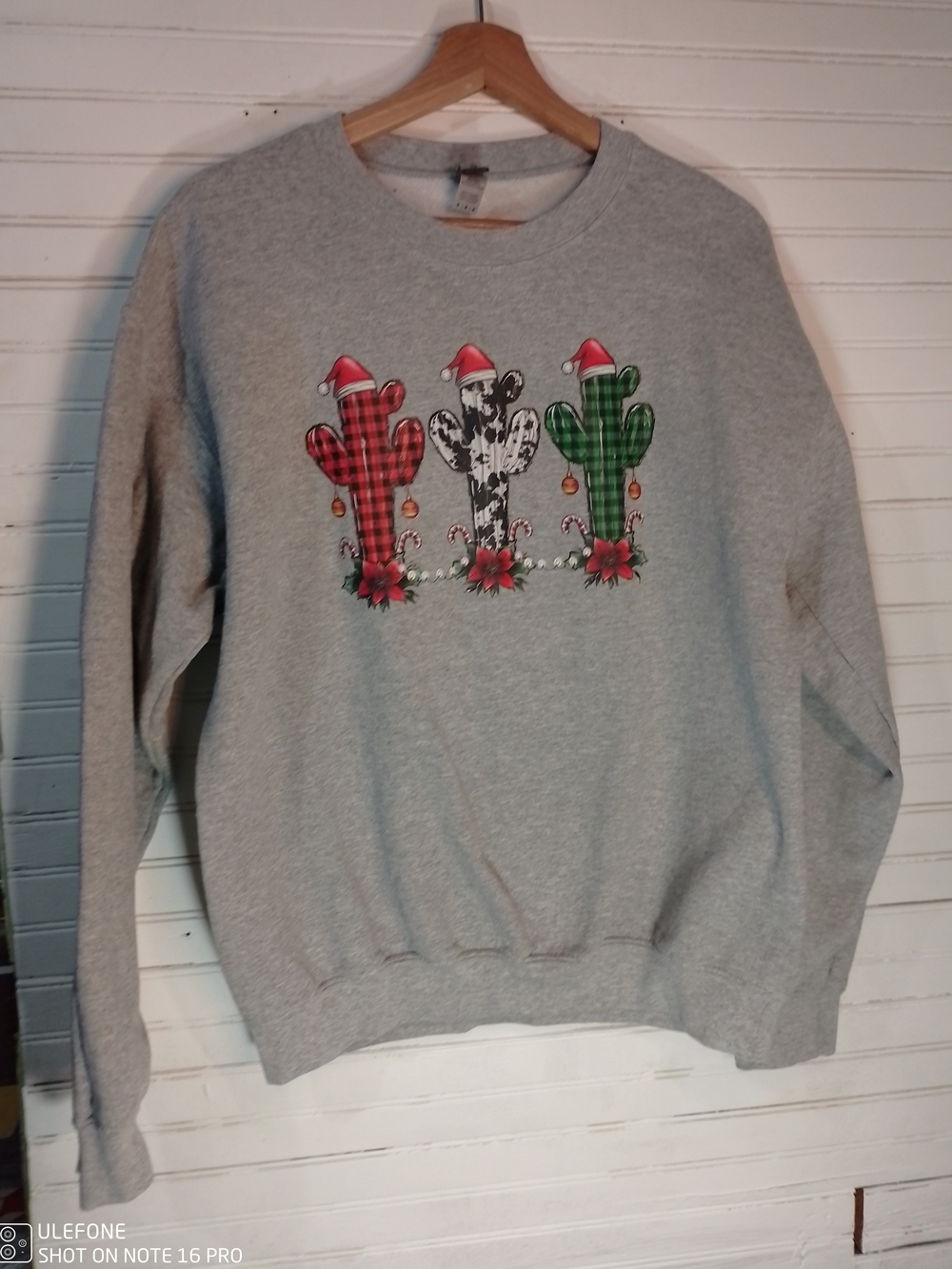 Gildan Gray Crewneck Sweatshirt with Festive Cactus Trio